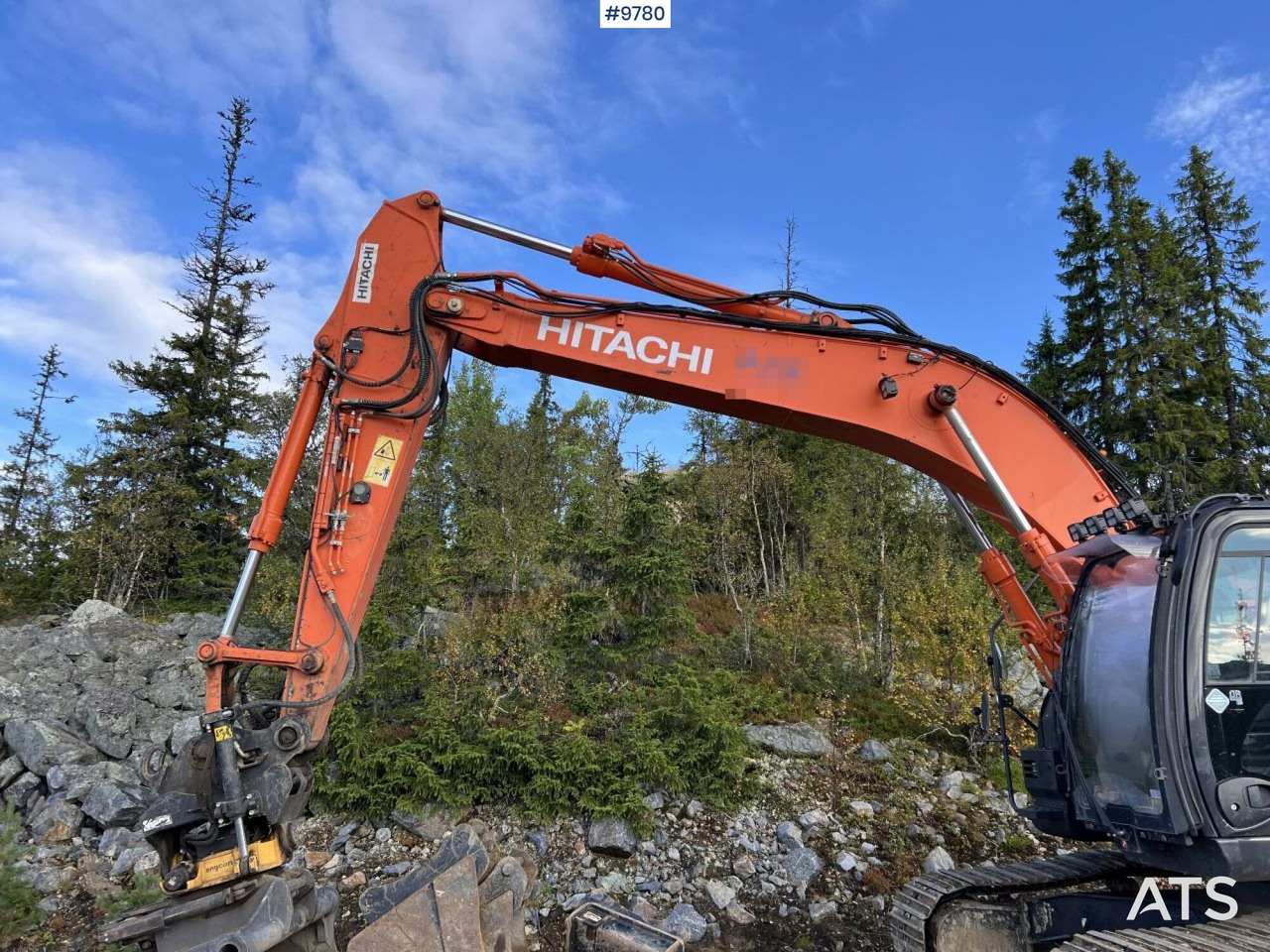 Crawler excavator Hitachi ZX 225 US LC-L with excavation system and attachments: picture 13
