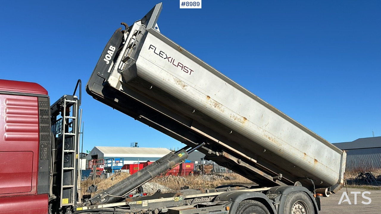 Hook lift MAN TGS 28.430 X2-4 BL with bed - Hook lift truck: picture 4 Hook lift MAN TGS 28.430 X2-4 BL with bed - Hook lift truck: picture 4