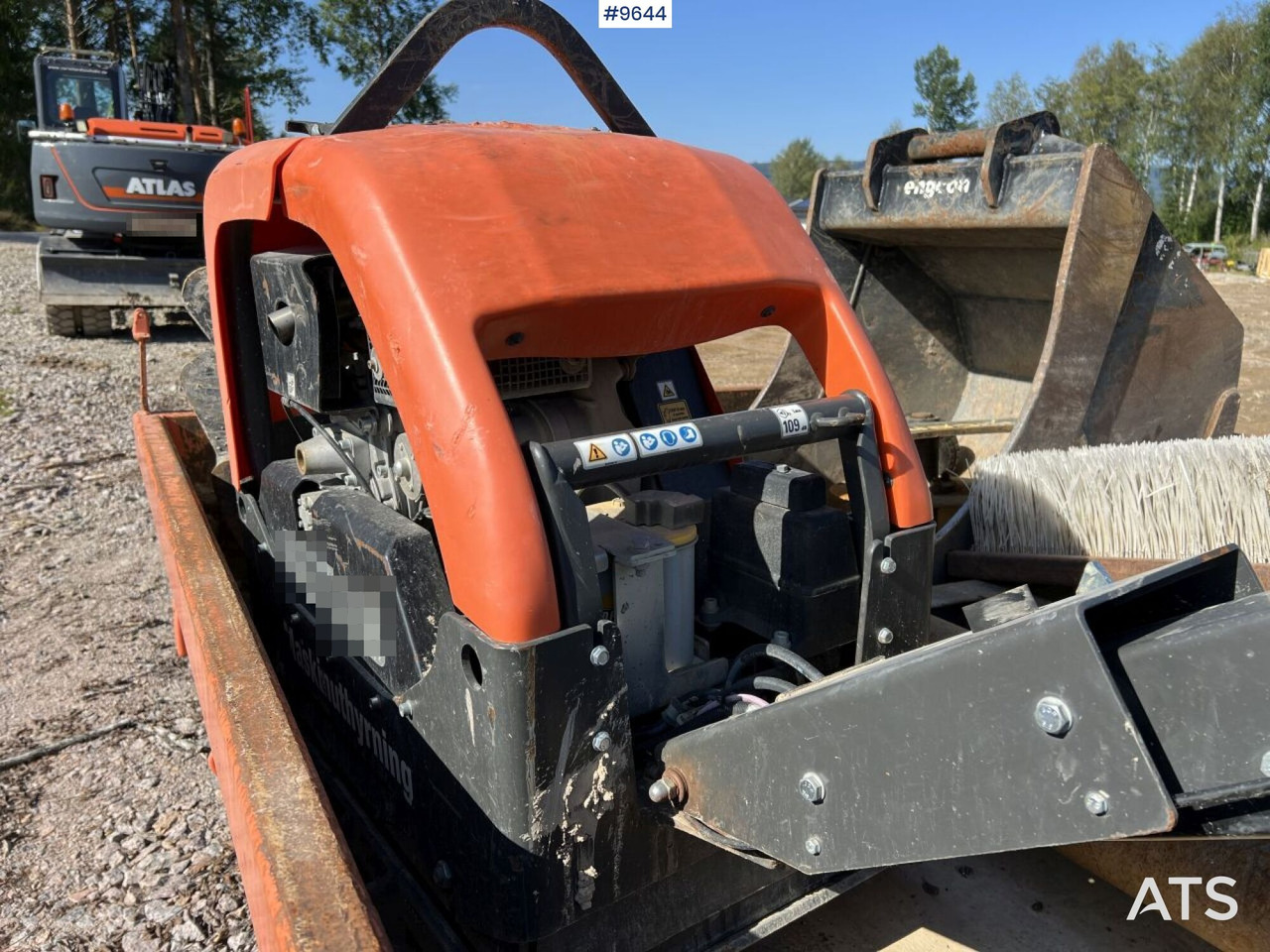 Husqvarna LG504 Vibratory Plate - Plate compactor: picture 3 Husqvarna LG504 Vibratory Plate - Plate compactor: picture 3