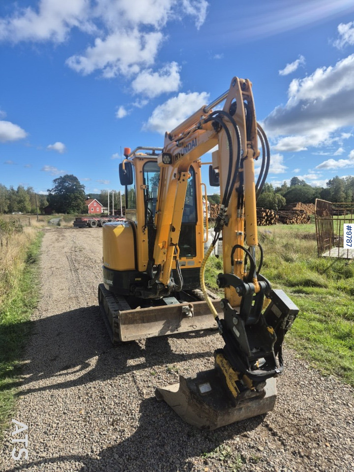 Mini excavator Hyundai 25Z-9AK mini excavator with tiltrotator and attachments: picture 7