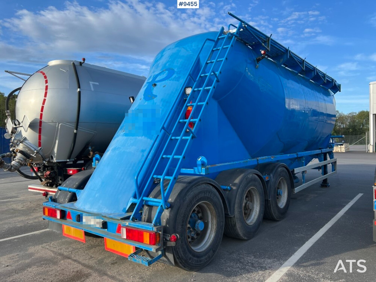 INTERCONSULT Bulk trailer - Silo semi-trailer: picture 3 INTERCONSULT Bulk trailer - Silo semi-trailer: picture 3
