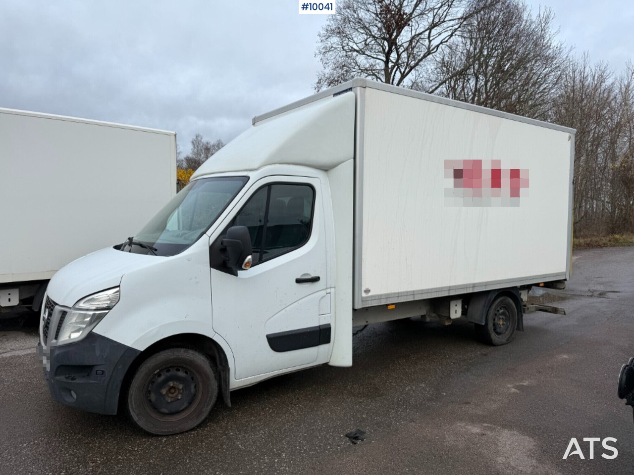 Nissan NV 400 with tail lift - Closed box van: picture 4 Nissan NV 400 with tail lift - Closed box van: picture 4