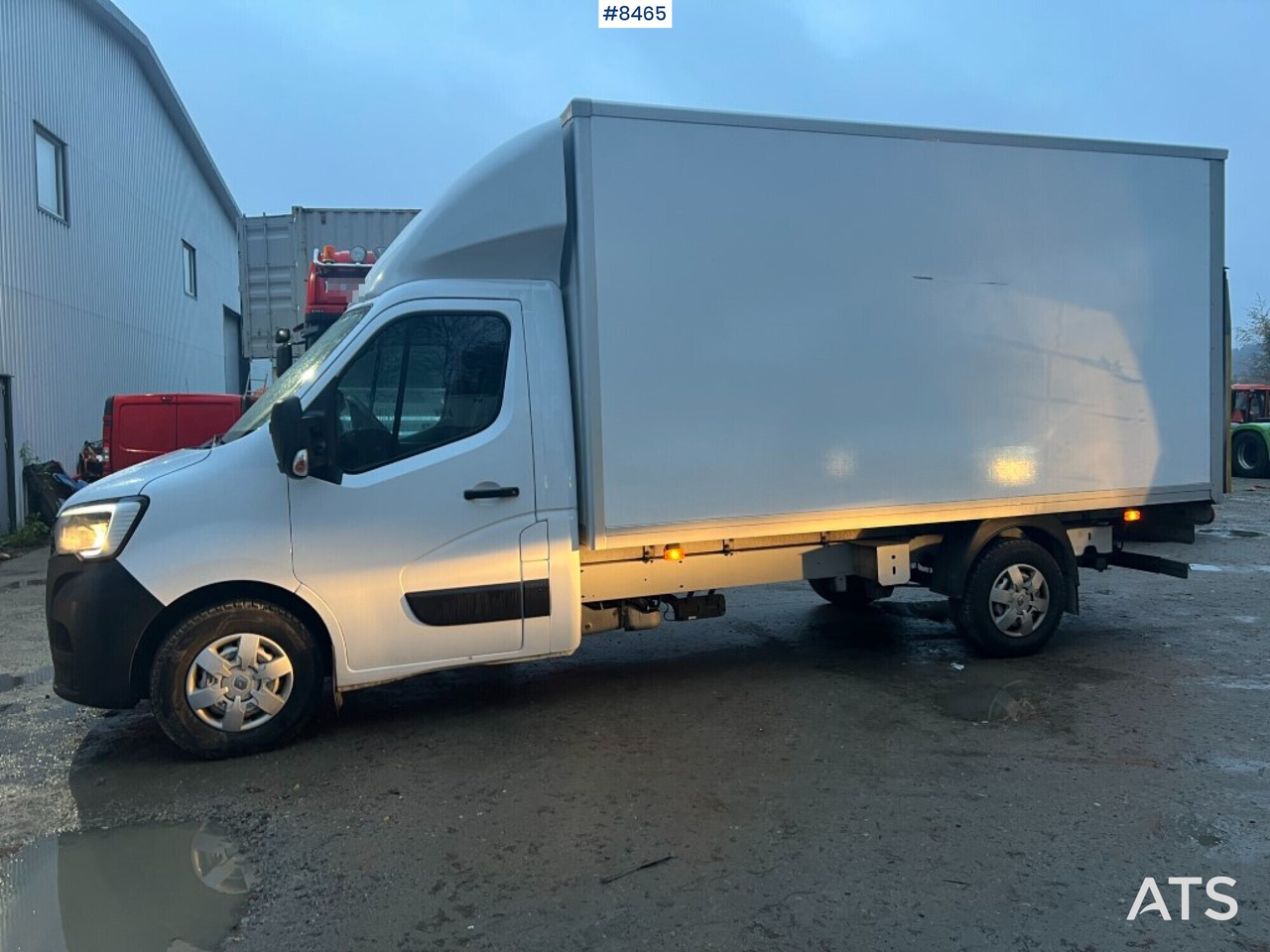 Renault master with tail lift - Closed box van: picture 4 Renault master with tail lift - Closed box van: picture 4