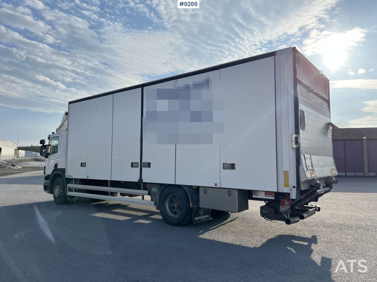 Scania P280 Van with tailgate lift - Box truck: picture 3 Scania P280 Van with tailgate lift - Box truck: picture 3