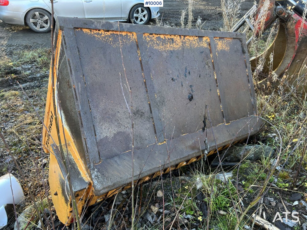 Tellefsdal sand spreader bucket - Sand/ Salt spreader: picture 4 Tellefsdal sand spreader bucket - Sand/ Salt spreader: picture 4