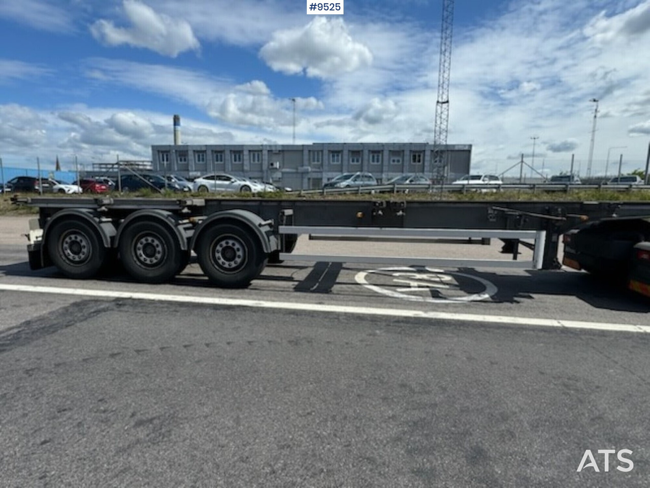 Trailer- FRUEHAUF - Container transporter/ Swap body semi-trailer: picture 1 Trailer- FRUEHAUF - Container transporter/ Swap body semi-trailer: picture 1