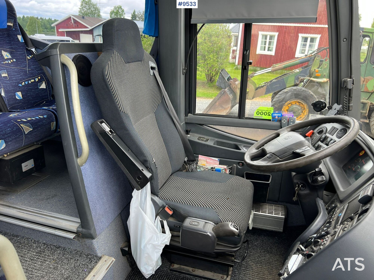 VOLVO B12B 6X2 Passenger Bus - Coach: picture 5 VOLVO B12B 6X2 Passenger Bus - Coach: picture 5