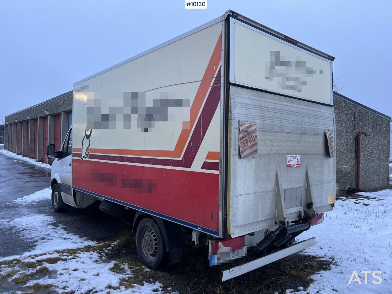 VW Volkswagen Crafter van with tailgate lift - Reparation OBJECT - Closed box van: picture 5 VW Volkswagen Crafter van with tailgate lift - Reparation OBJECT - Closed box van: picture 5