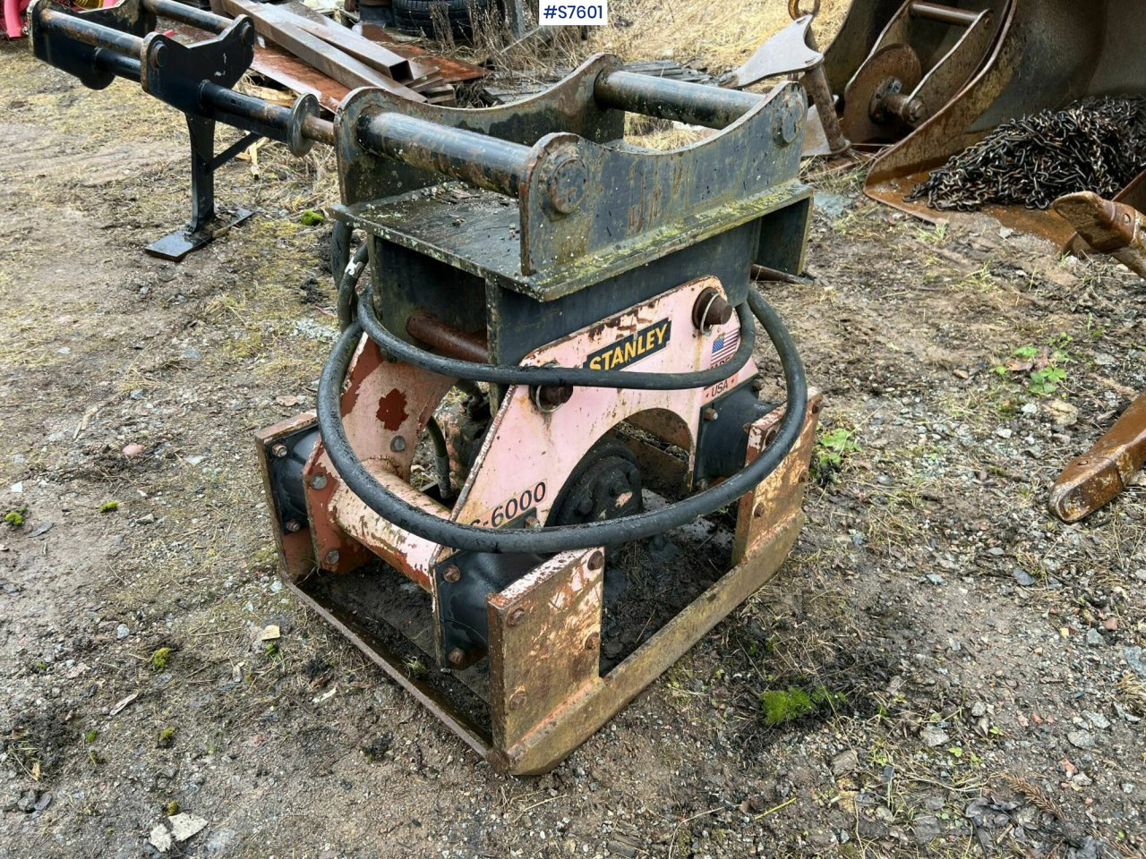Vibratory plate Stanley HS6000 S60 Bracket - Construction equipment: picture 1 Vibratory plate Stanley HS6000 S60 Bracket - Construction equipment: picture 1