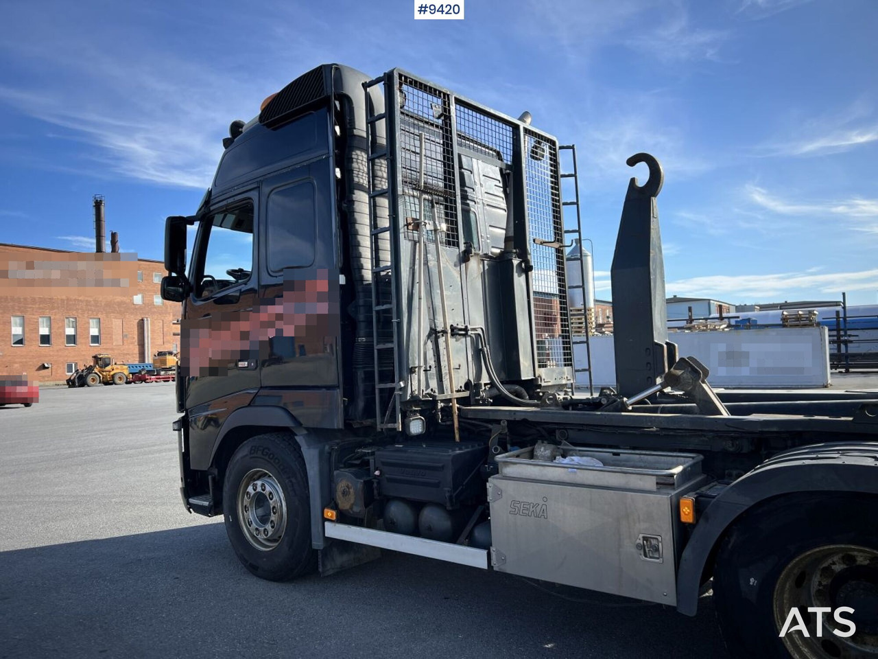 Volvo FH16 8*4 Tridem Hooklift - Hook lift truck: picture 2 Volvo FH16 8*4 Tridem Hooklift - Hook lift truck: picture 2