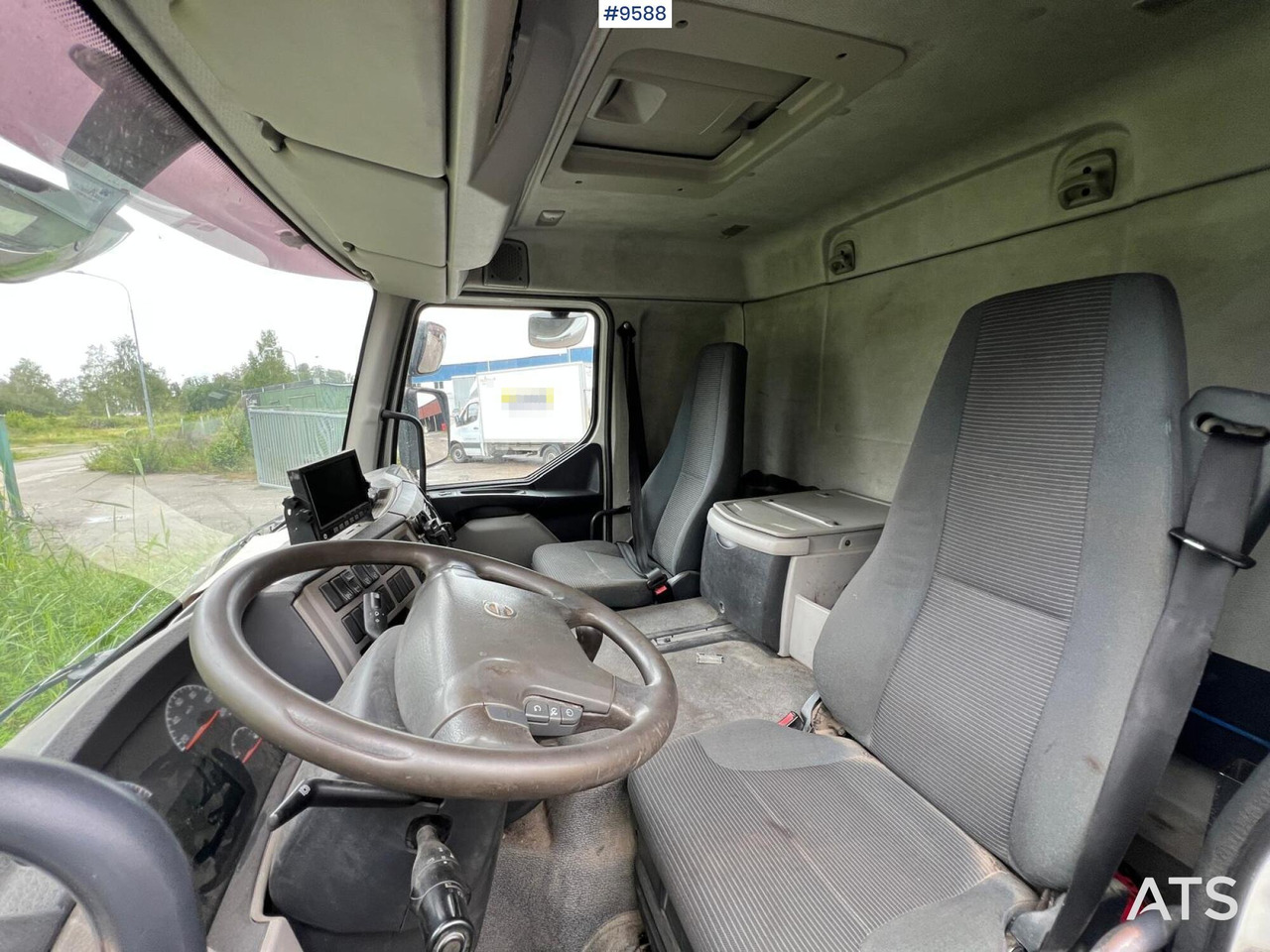 Volvo FL 280 4x2 Box Truck with loading ramps - Box truck: picture 5 Volvo FL 280 4x2 Box Truck with loading ramps - Box truck: picture 5