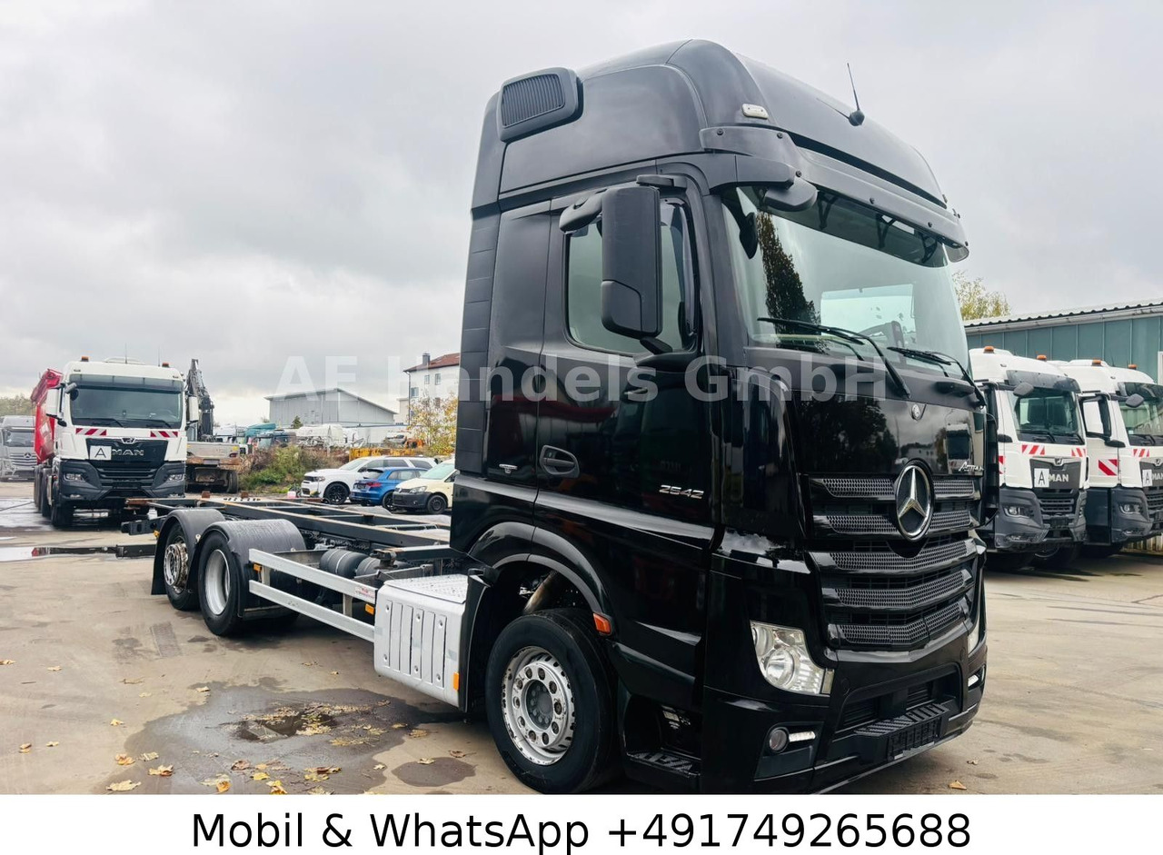Mercedes-Benz Actros 2542 GigaSpace LL BDF*Retarder/Multi/Lift - Container transporter/ Swap body truck: picture 1 Mercedes-Benz Actros 2542 GigaSpace LL BDF*Retarder/Multi/Lift - Container transporter/ Swap body truck: picture 1