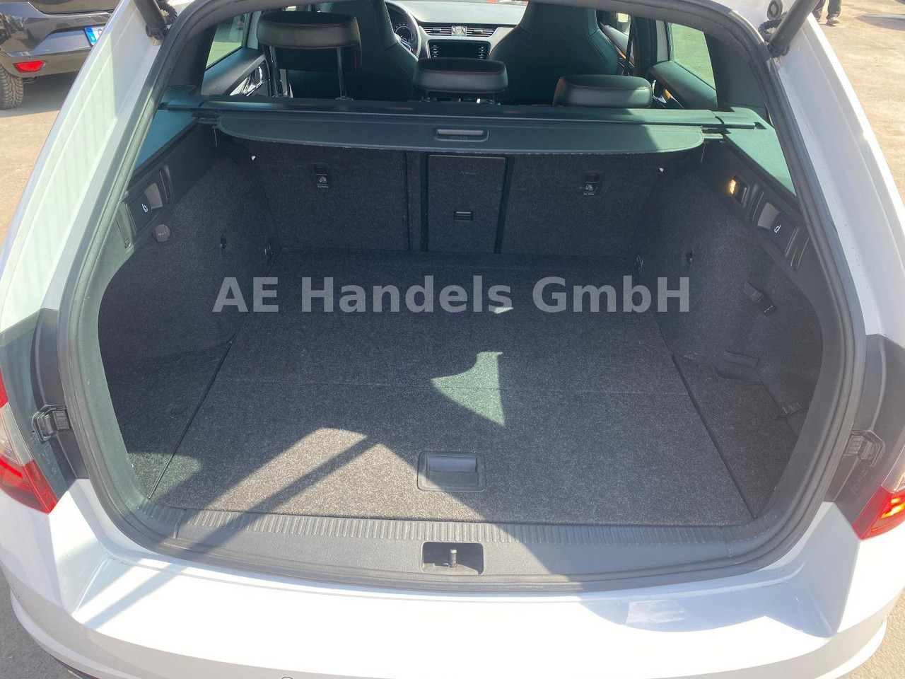 Skoda Octavia VRS Kombi 2.0 TDI *ACC/PDC/LED/1.Hand/HU - Estate car: picture 5 Skoda Octavia VRS Kombi 2.0 TDI *ACC/PDC/LED/1.Hand/HU - Estate car: picture 5