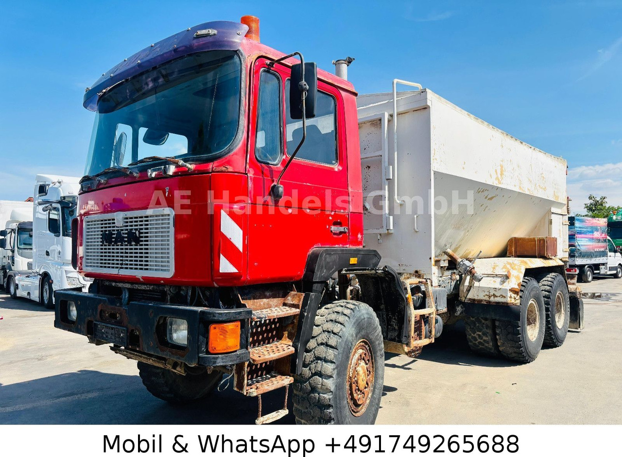 MAN F10 BB 6x6 Bindemittelstreuer *Manual/Analog - Truck: picture 1 MAN F10 BB 6x6 Bindemittelstreuer *Manual/Analog - Truck: picture 1