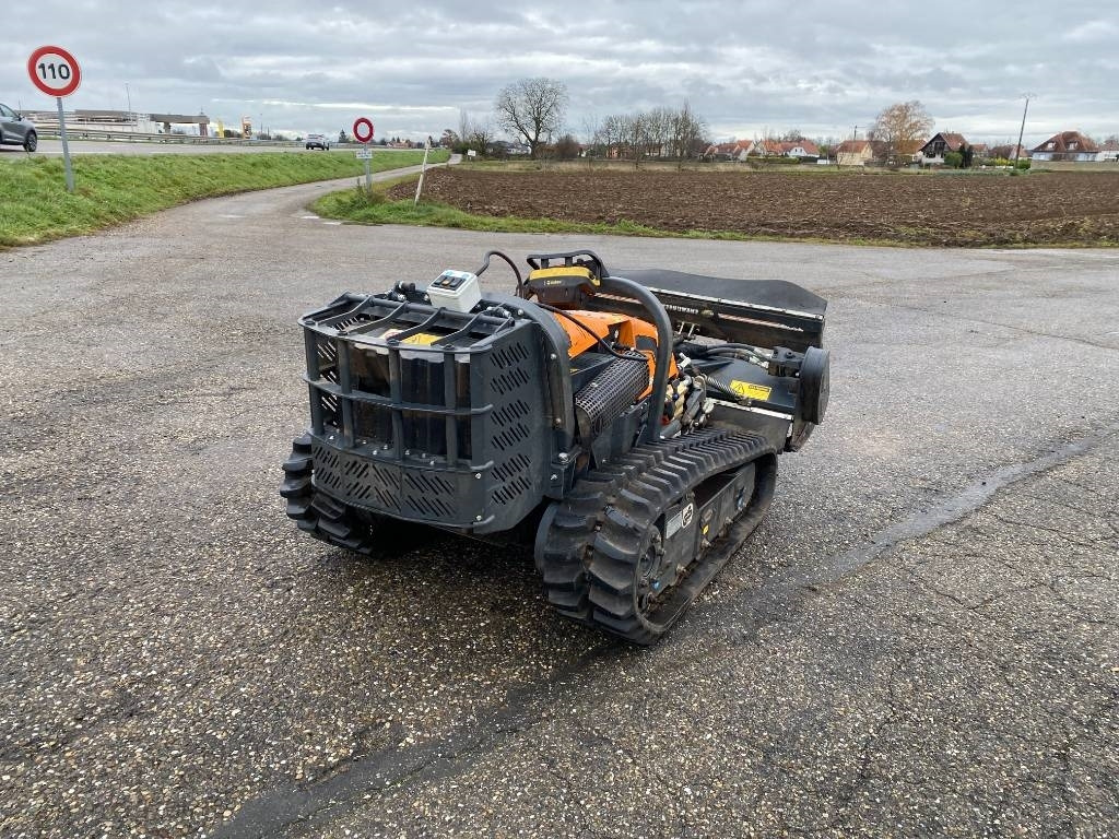 Energreen ENERGREEN ROBOGREEN EVO + HEAD 130 1er Main - Municipal tractor: picture 4 Energreen ENERGREEN ROBOGREEN EVO + HEAD 130 1er Main - Municipal tractor: picture 4