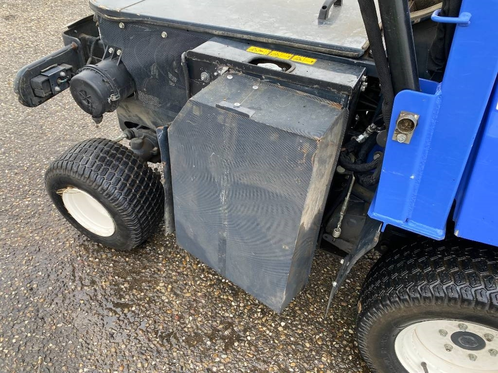 Lawn mower Iseki SF 235F 1er Main endommagée: picture 11 Lawn mower Iseki SF 235F 1er Main endommagée: picture 11