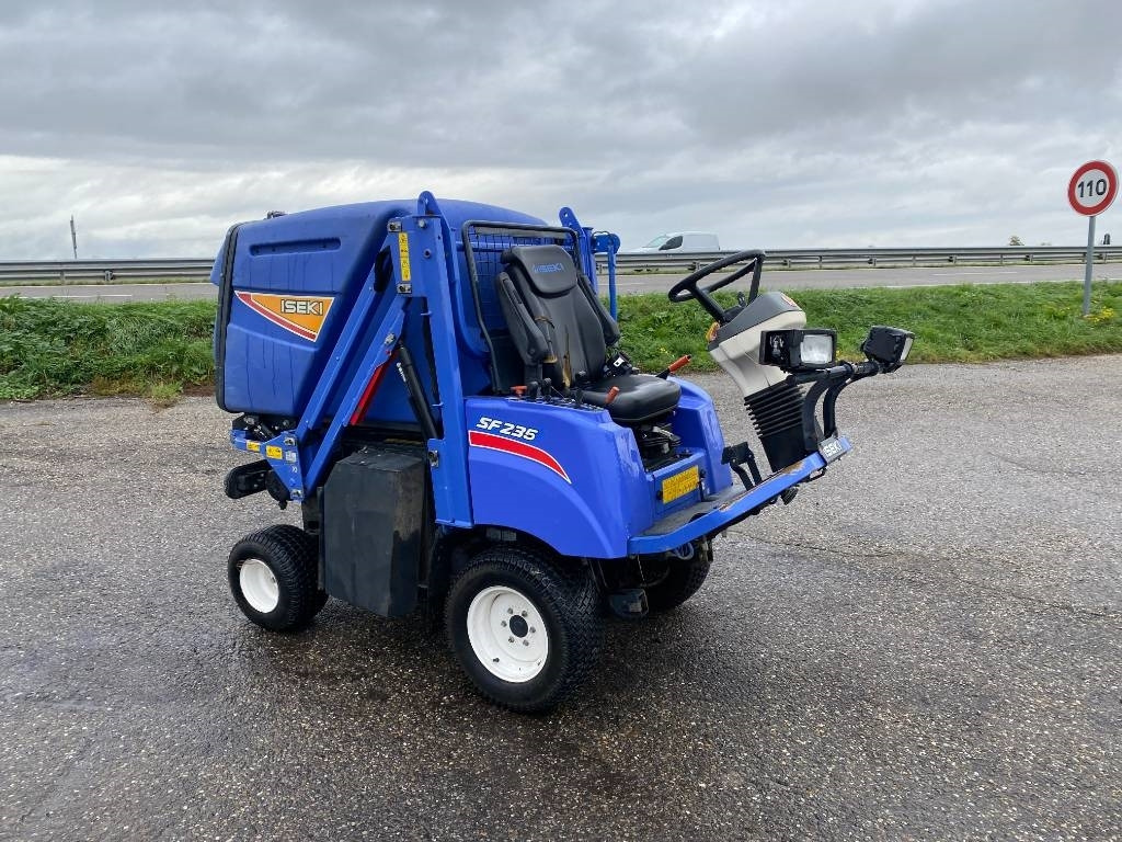 Lawn mower Iseki SF 235F 1er Main endommagée: picture 5 Lawn mower Iseki SF 235F 1er Main endommagée: picture 5