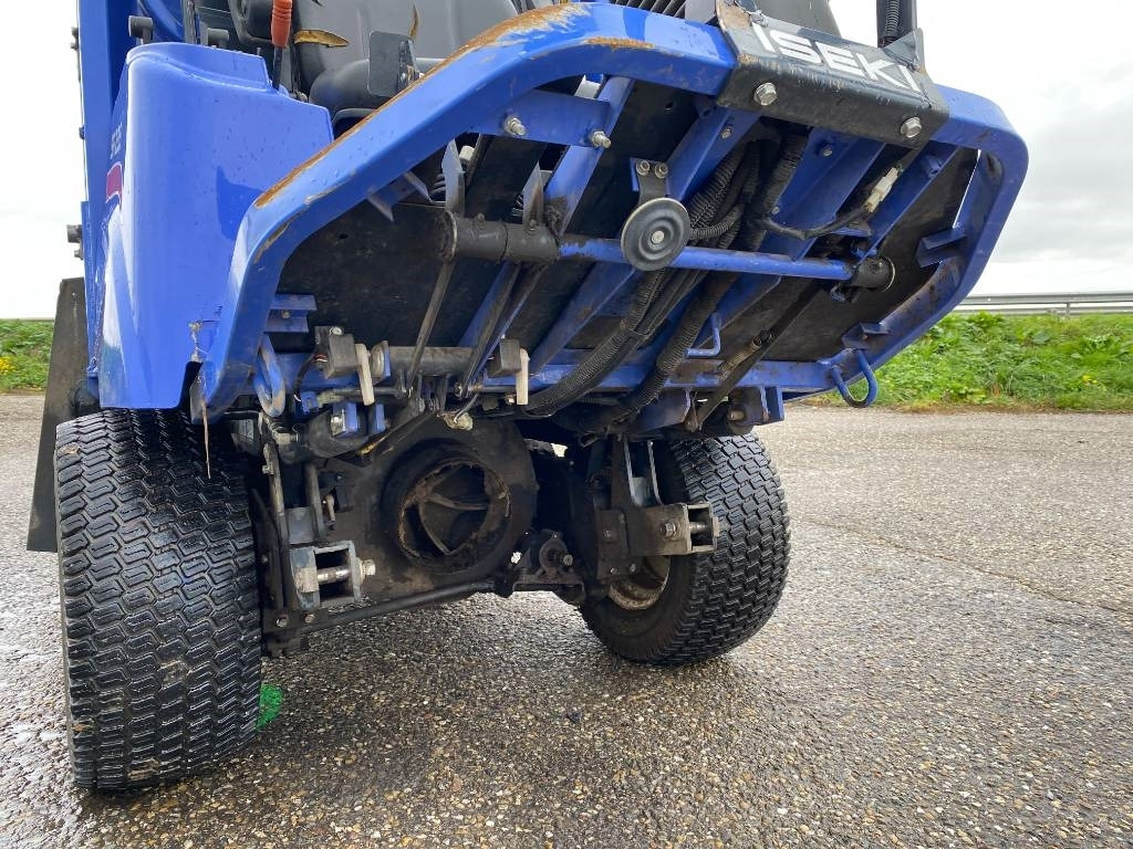 Lawn mower Iseki SF 235F 1er Main endommagée: picture 46 Lawn mower Iseki SF 235F 1er Main endommagée: picture 46