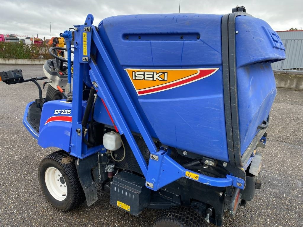 Lawn mower Iseki SF 235F 1er Main endommagée: picture 34 Lawn mower Iseki SF 235F 1er Main endommagée: picture 34