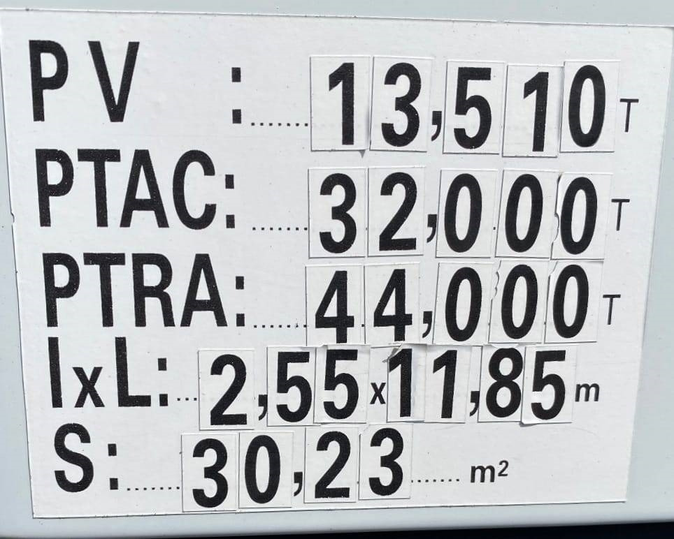 Car transporter truck Iveco STRALIS 360 e6 A Réparer: picture 10 Car transporter truck Iveco STRALIS 360 e6 A Réparer: picture 10