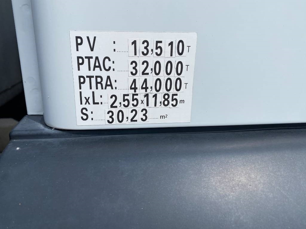 Car transporter truck Iveco STRALIS 360 e6 A Réparer: picture 46 Car transporter truck Iveco STRALIS 360 e6 A Réparer: picture 46