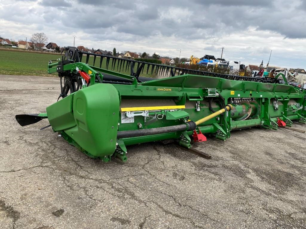 John Deere 730 X Origine Françaises endommagée - Harvester attachment: picture 5 John Deere 730 X Origine Françaises endommagée - Harvester attachment: picture 5