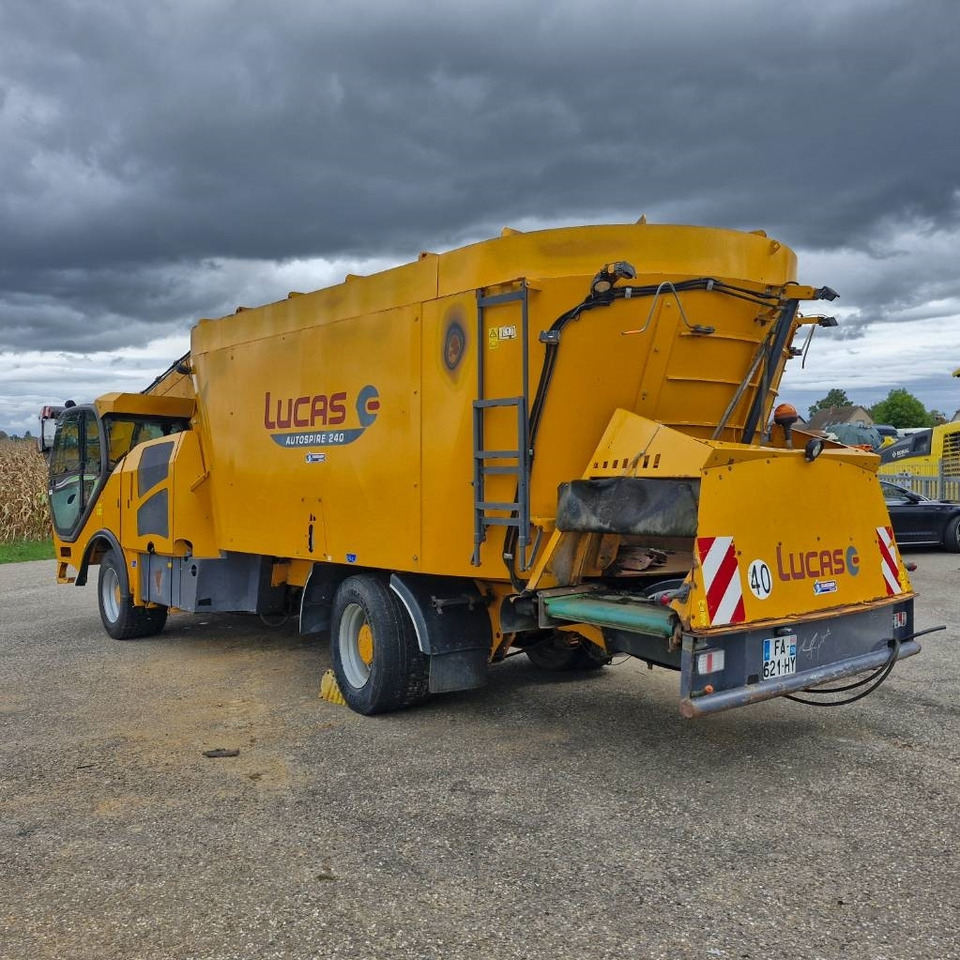 Lucas Autospire G240 - Forage mixer wagon: picture 5 Lucas Autospire G240 - Forage mixer wagon: picture 5
