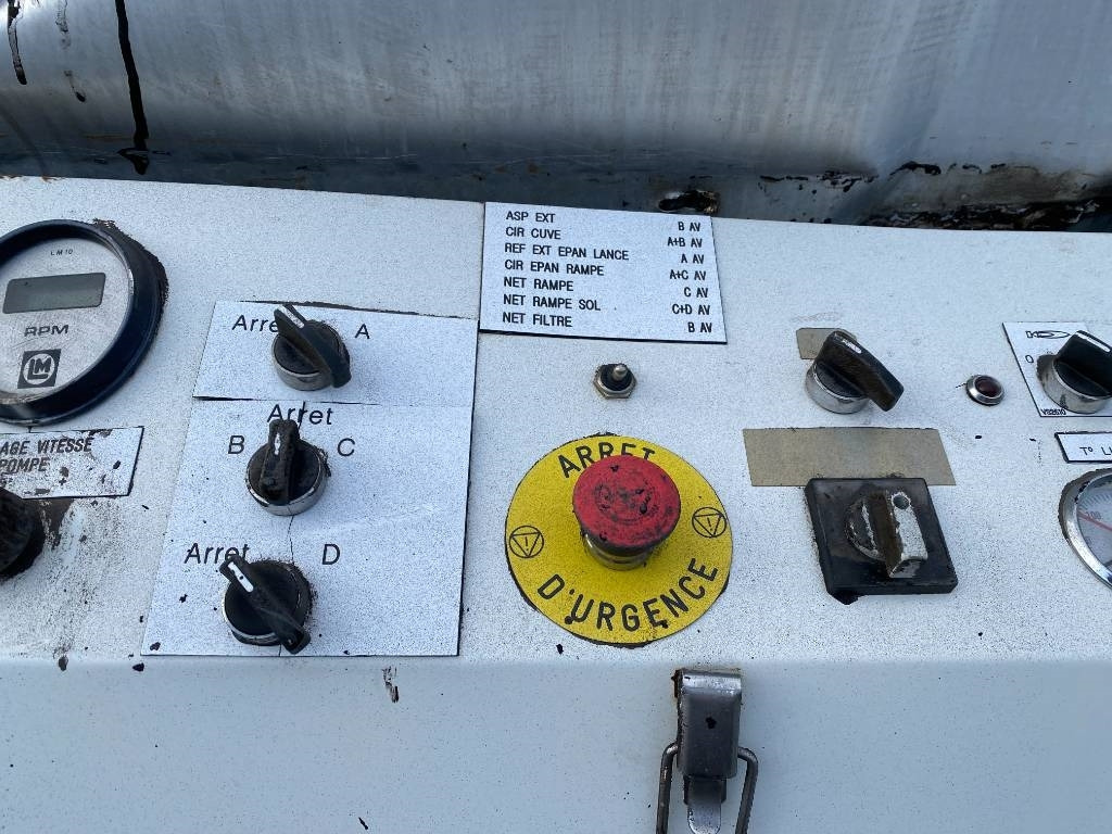 Bitumen sprayer Mercedes-Benz ACTROS Mp2 2536/6x2 BVM -ACMAR CRAON Z12341: picture 41 Bitumen sprayer Mercedes-Benz ACTROS Mp2 2536/6x2 BVM -ACMAR CRAON Z12341: picture 41