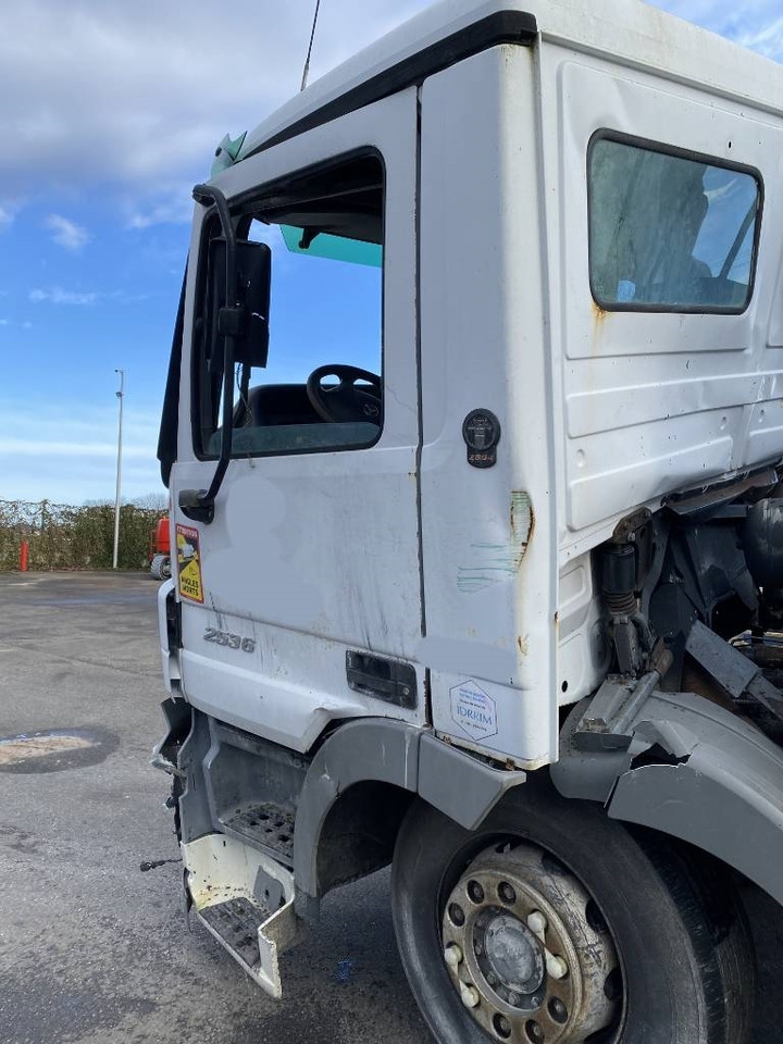 Bitumen sprayer Mercedes-Benz ACTROS Mp2 2536/6x2 BVM -ACMAR CRAON Z12341: picture 11 Bitumen sprayer Mercedes-Benz ACTROS Mp2 2536/6x2 BVM -ACMAR CRAON Z12341: picture 11