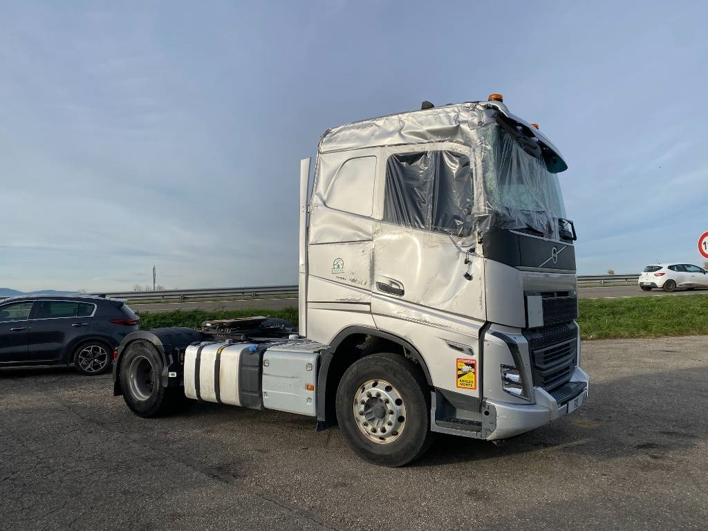 Volvo FH 460 / I-Save 1er Main endommagé - Tractor unit: picture 3 Volvo FH 460 / I-Save 1er Main endommagé - Tractor unit: picture 3