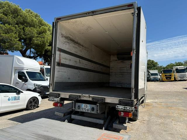 Iveco 120E22 CAISSE FRIGO HAYON - Refrigerated truck: picture 2 Iveco 120E22 CAISSE FRIGO HAYON - Refrigerated truck: picture 2