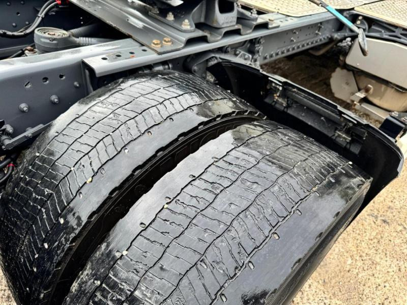 Tractor unit DAF XF 510: picture 9