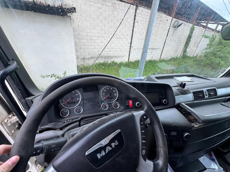 MAN TGX 18.480 - Tractor unit: picture 5 MAN TGX 18.480 - Tractor unit: picture 5