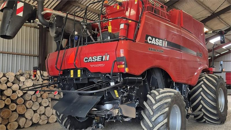 Case IH Axial Flow 6140 Axial Flow 6140 X-flow - Combine harvester: picture 2 Case IH Axial Flow 6140 Axial Flow 6140 X-flow - Combine harvester: picture 2