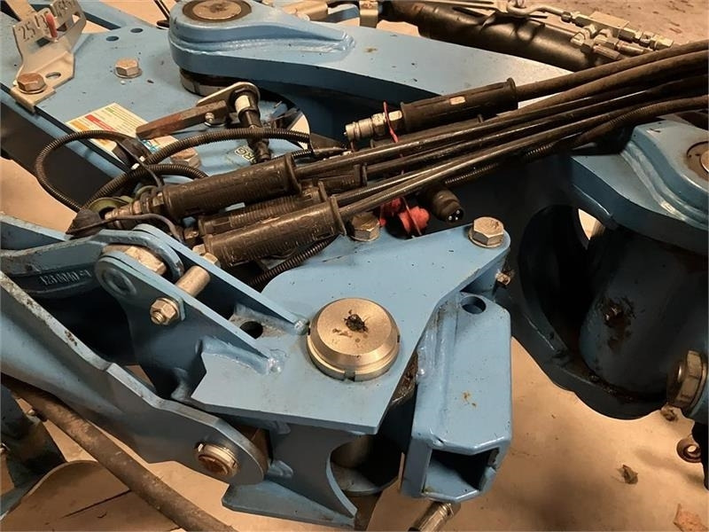 Lemken JUVEL 8VT 5L 100  - Plough: picture 3 Lemken JUVEL 8VT 5L 100  - Plough: picture 3
