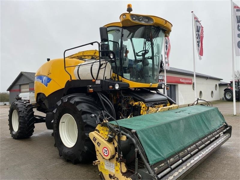 New Holland FR9080 med pick-up - Forage harvester: picture 3 New Holland FR9080 med pick-up - Forage harvester: picture 3