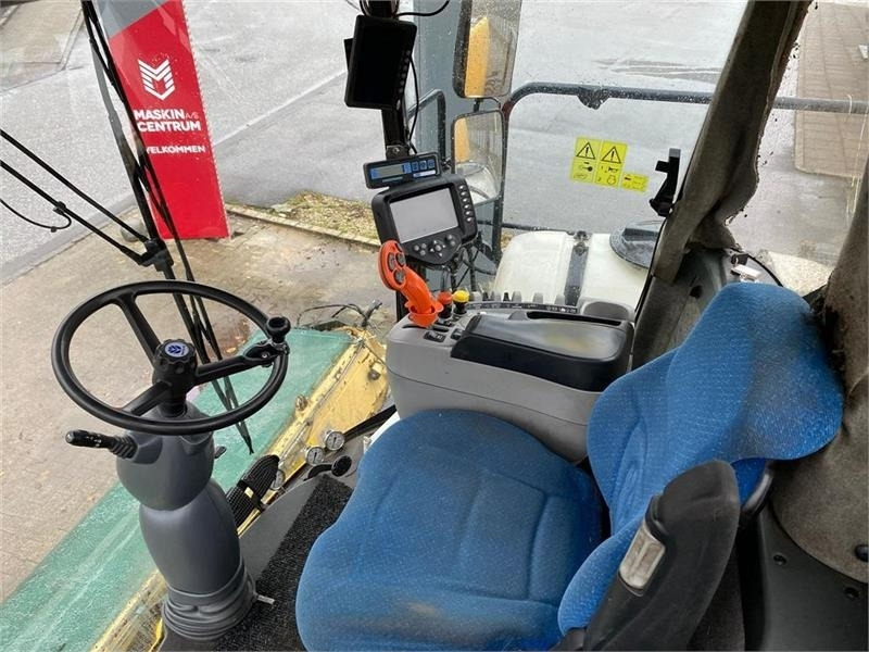 New Holland FR9080 med pick-up - Forage harvester: picture 5 New Holland FR9080 med pick-up - Forage harvester: picture 5