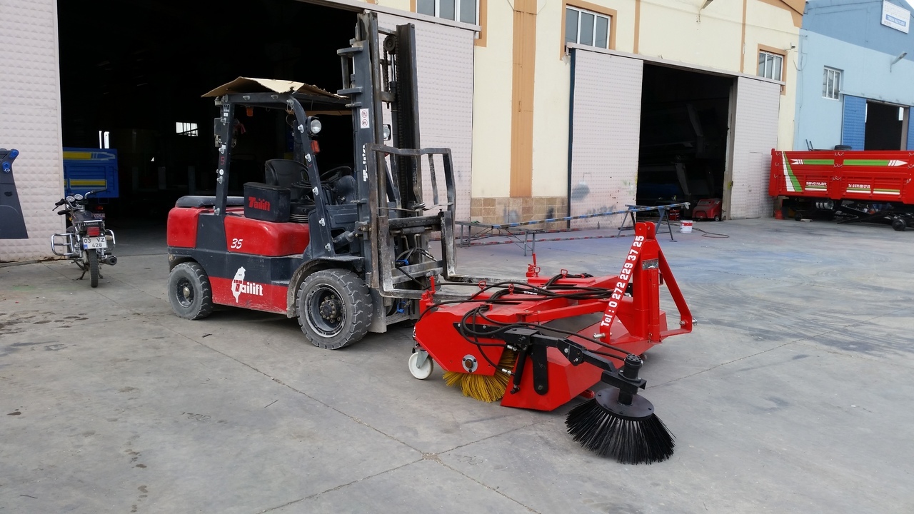 SAYGINLAR FORKLIFT MOUNTED ROAD SWEEPER - Broom for Forklift: picture 1 SAYGINLAR FORKLIFT MOUNTED ROAD SWEEPER - Broom for Forklift: picture 1