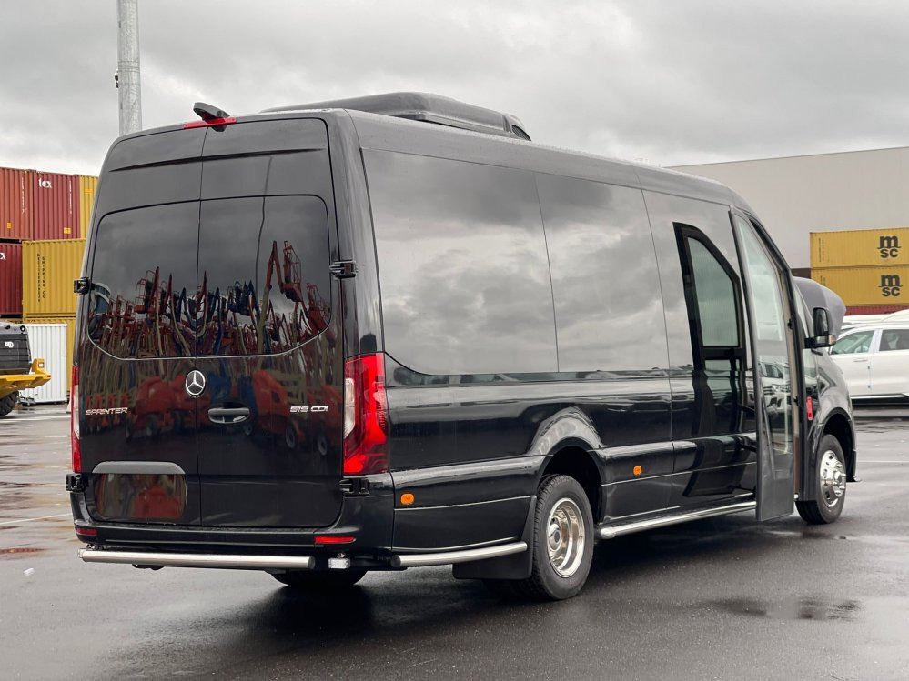 Mercedes Sprinter 519 CDI 2.2L Diesel Automatic VIP - Minibus, People carrier: picture 4 Mercedes Sprinter 519 CDI 2.2L Diesel Automatic VIP - Minibus, People carrier: picture 4