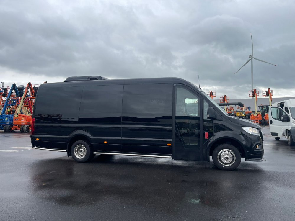 Mercedes Sprinter 519 CDI 2.2L Diesel Automatic VIP - Minibus, People carrier: picture 1 Mercedes Sprinter 519 CDI 2.2L Diesel Automatic VIP - Minibus, People carrier: picture 1