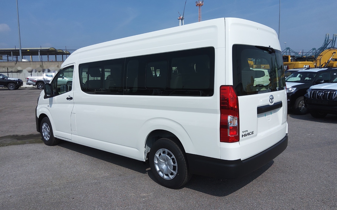 Toyota Hiace HIGH ROOF / TOIT HAUT 2.8L Diesel Manual base - Minibus, People carrier: picture 3 Toyota Hiace HIGH ROOF / TOIT HAUT 2.8L Diesel Manual base - Minibus, People carrier: picture 3