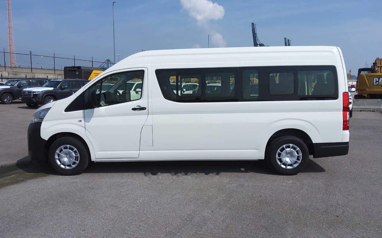 Toyota Hiace HIGH ROOF / TOIT HAUT 2.8L Diesel Manual base - Minibus, People carrier: picture 4 Toyota Hiace HIGH ROOF / TOIT HAUT 2.8L Diesel Manual base - Minibus, People carrier: picture 4