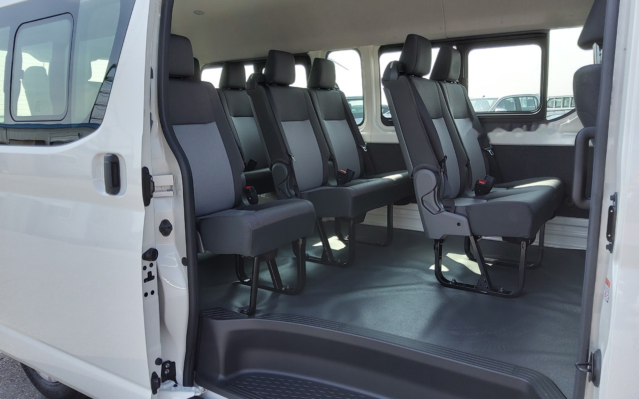 New Minibus, People carrier Toyota Hiace HIGH ROOF / TOIT HAUT 2.8L Diesel Manual base: picture 11