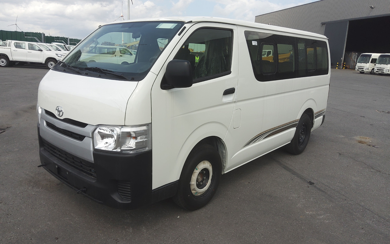 Toyota Hiace STANDARD ROOF 2.5L Diesel Manual - Minibus, People carrier: picture 1 Toyota Hiace STANDARD ROOF 2.5L Diesel Manual - Minibus, People carrier: picture 1