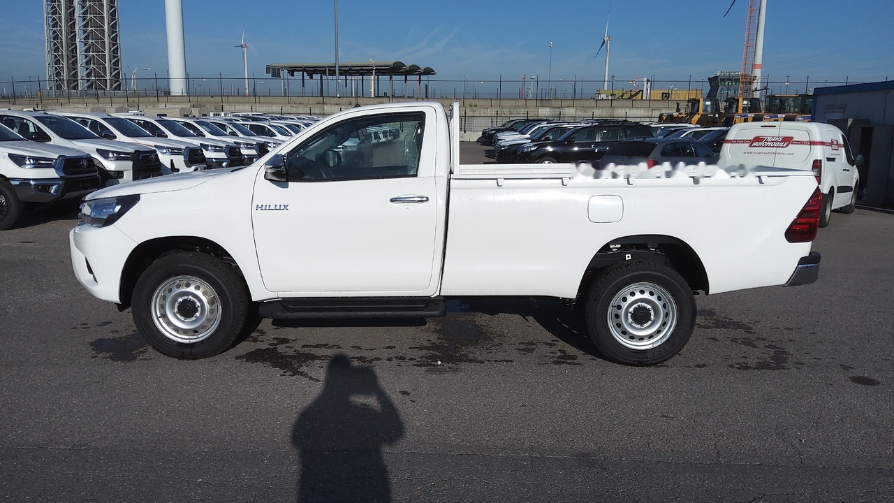 Pickup truck Toyota Hilux / Revo Pick-up single Cab pack security 2.4L Turbo Diesel Manual: picture 6
