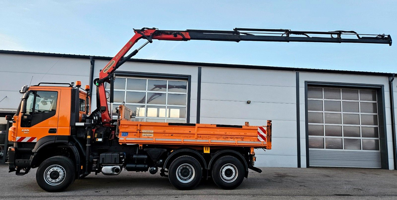 Iveco Trakker 410 6x4-4 EEV Palfinger PK12502 Funk - Tipper, Crane truck: picture 3 Iveco Trakker 410 6x4-4 EEV Palfinger PK12502 Funk - Tipper, Crane truck: picture 3