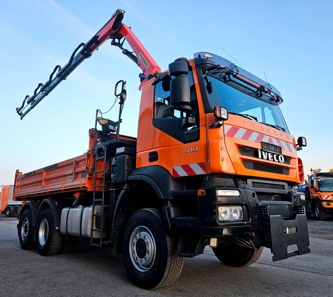 Iveco Trakker 410 6x4-4 EEV Palfinger PK12502 Funk - Tipper, Crane truck: picture 1 Iveco Trakker 410 6x4-4 EEV Palfinger PK12502 Funk - Tipper, Crane truck: picture 1