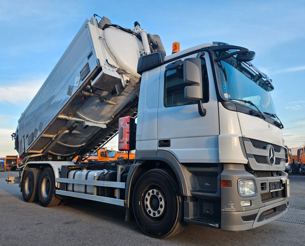 Mercedes-Benz ACTROS 2641 HOLZMANN Tankreiniger Saug-Druck ADR - Vacuum truck: picture 5 Mercedes-Benz ACTROS 2641 HOLZMANN Tankreiniger Saug-Druck ADR - Vacuum truck: picture 5
