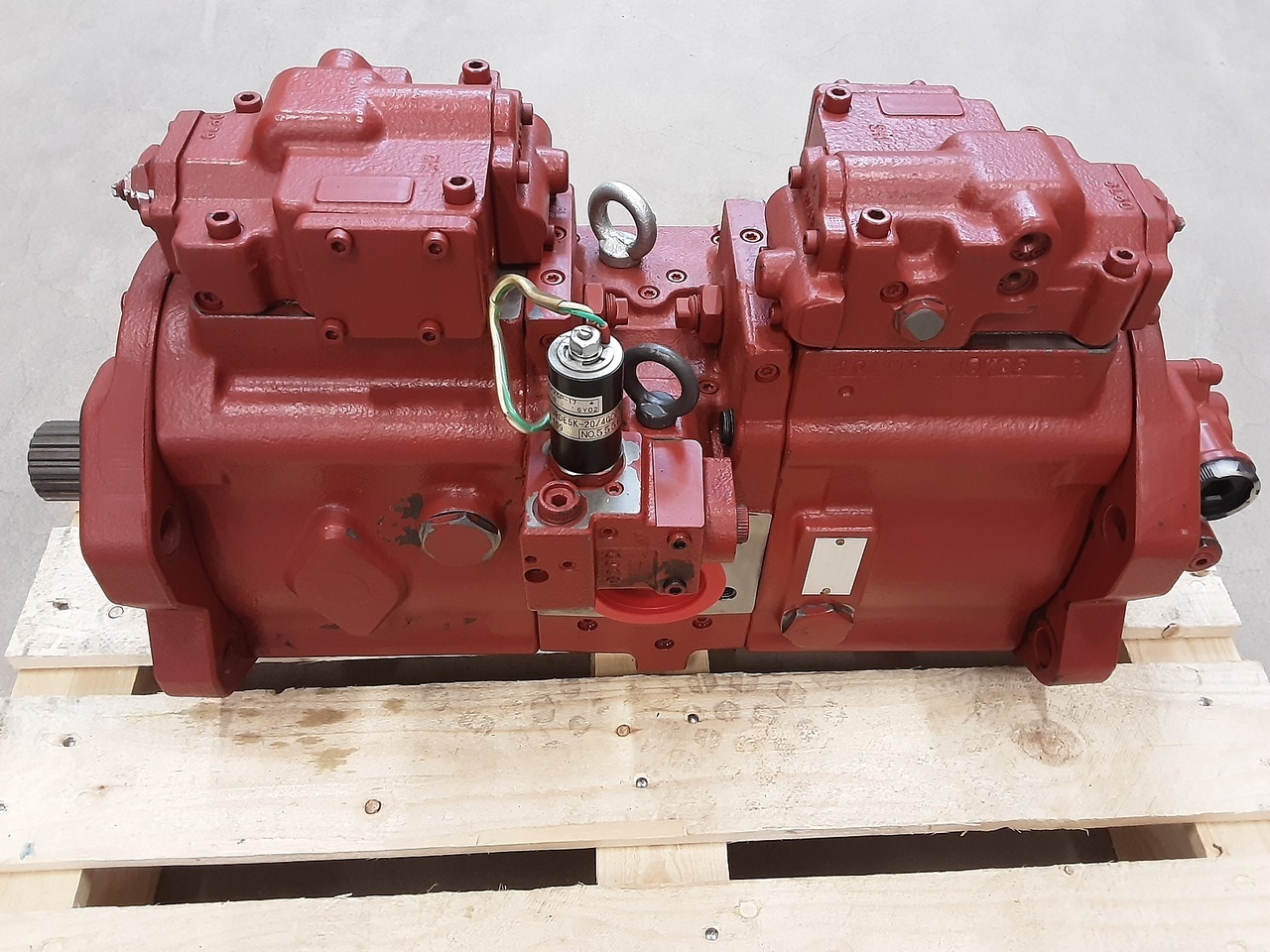 Hyundai 31Q8-10015 - Hydraulic pump for Crawler excavator: picture 1 Hyundai 31Q8-10015 - Hydraulic pump for Crawler excavator: picture 1