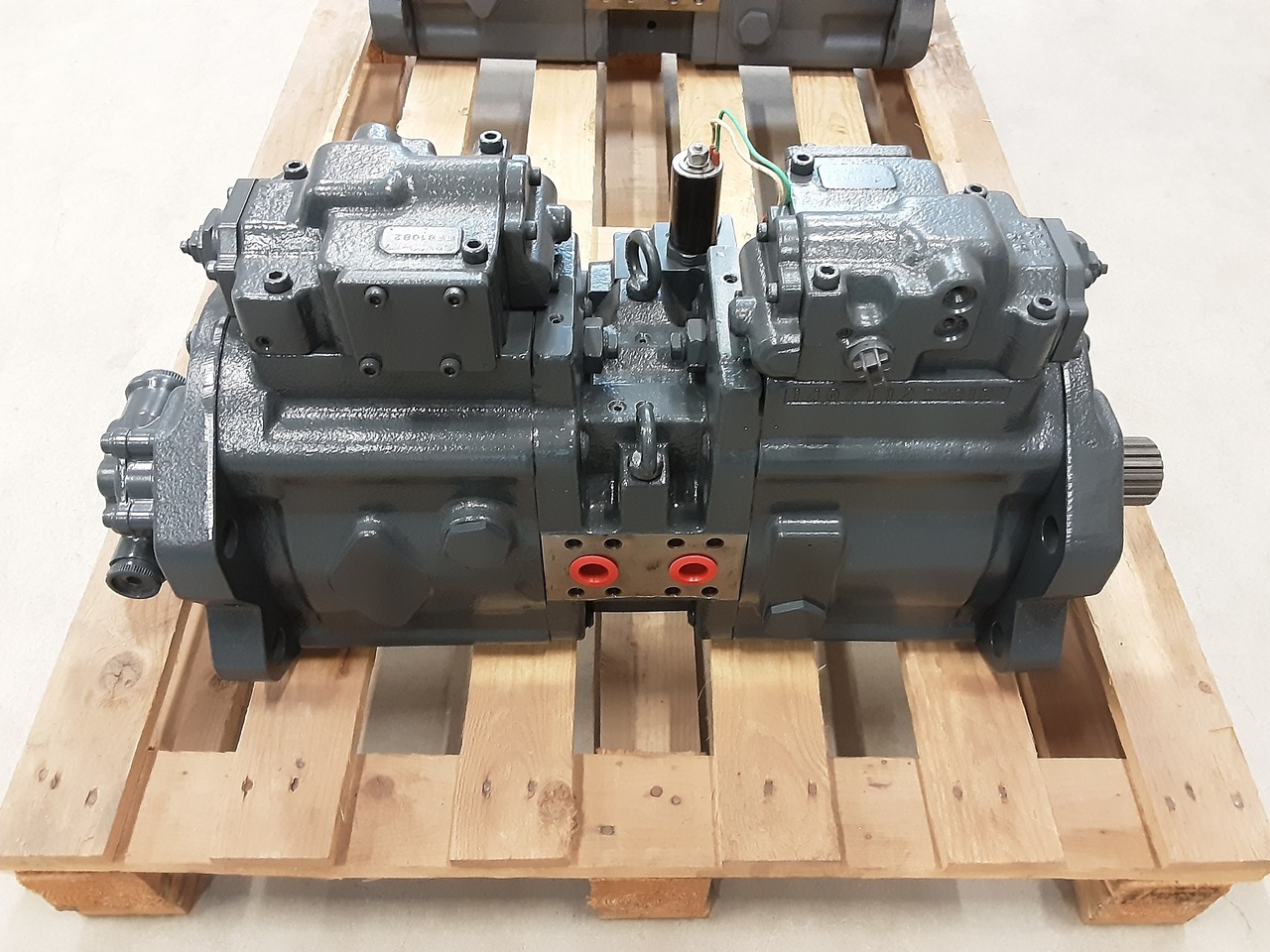 Kawasaki K5V140DT-151R-9N29-HV - Hydraulic pump for Crawler excavator: picture 3 Kawasaki K5V140DT-151R-9N29-HV - Hydraulic pump for Crawler excavator: picture 3